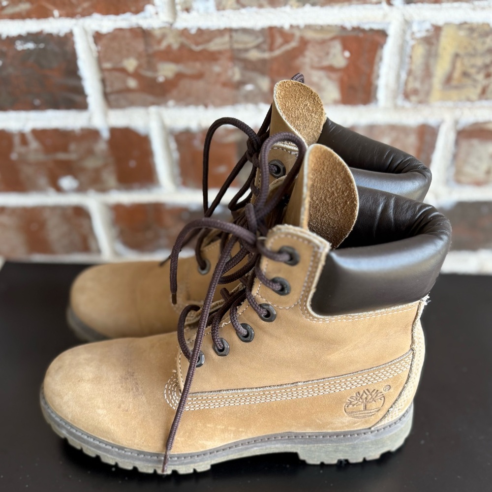 Timberland Premium 6 inch Waterproof Tan Boots Size 6.5